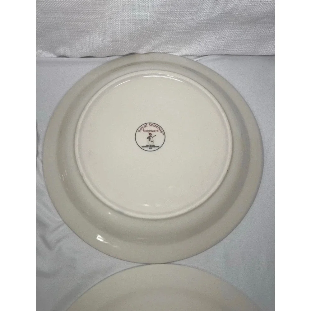 Royal Seasons Snowman Stoneware Dinner Plates Set of 4 Holiday Christmas 10.5 in